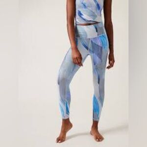 Athleta Women's Elation 7/8 Tight NWT Size Medium Color Vibrance Snowfall Blue